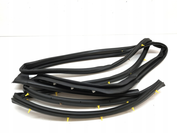 Arka Kapı Gövde Fitili Sağ 83140F1000