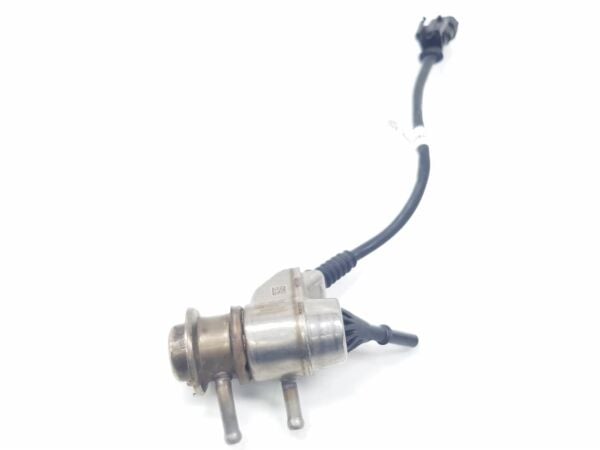 Enjektor 296302U100