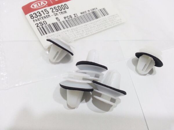 KAPI DOSEME KOPCASI 833152S000